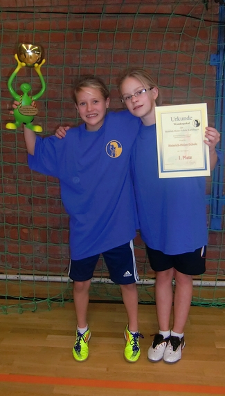 Pokal_Julia_Mona